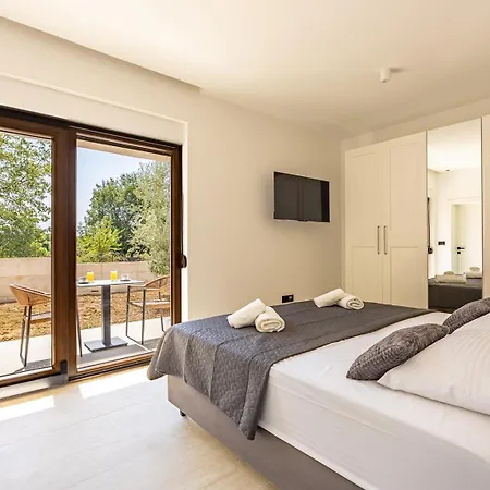 别墅 Cvita By Adriaticluxuryvillas Policnik