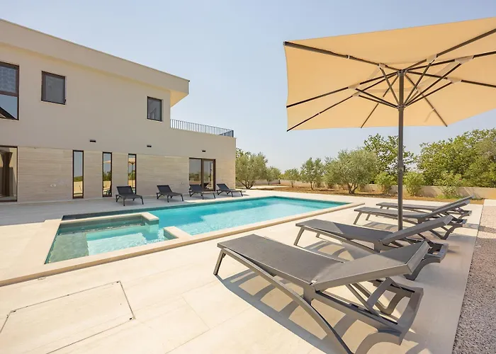 Cvita By Adriaticluxuryvillas * Poličnik